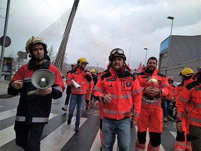 2017-12-29 ProtestaBombeirosComarcaisPontevedra05.jpeg